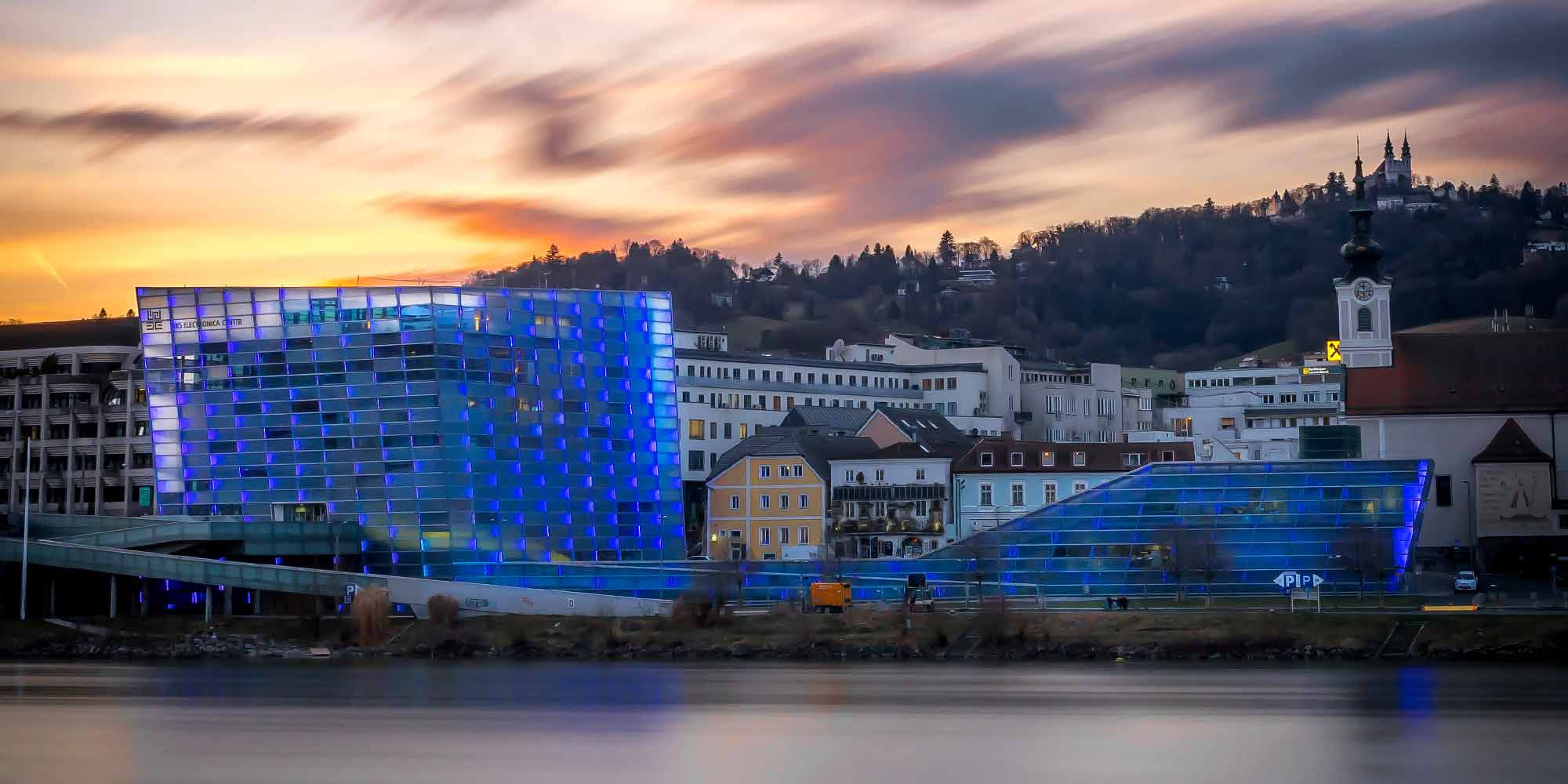 <strong>2009:</strong> The opening of the new Ars Electronica Center heralds the European Capital of Culture year "Linz09.