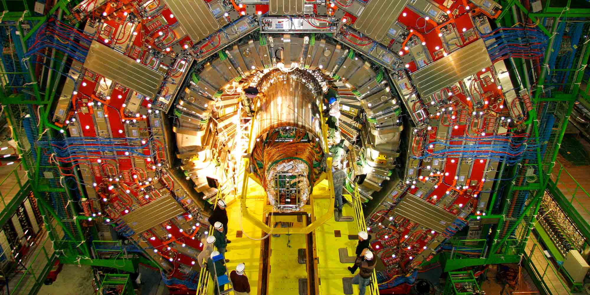 <strong>2011:</strong> Wie alles beginnt: Gemeinsam mit dem CERN widmet sich Ars Electronica der faszinierenden Welt der Spitzen- und Grundlagenforschung.
