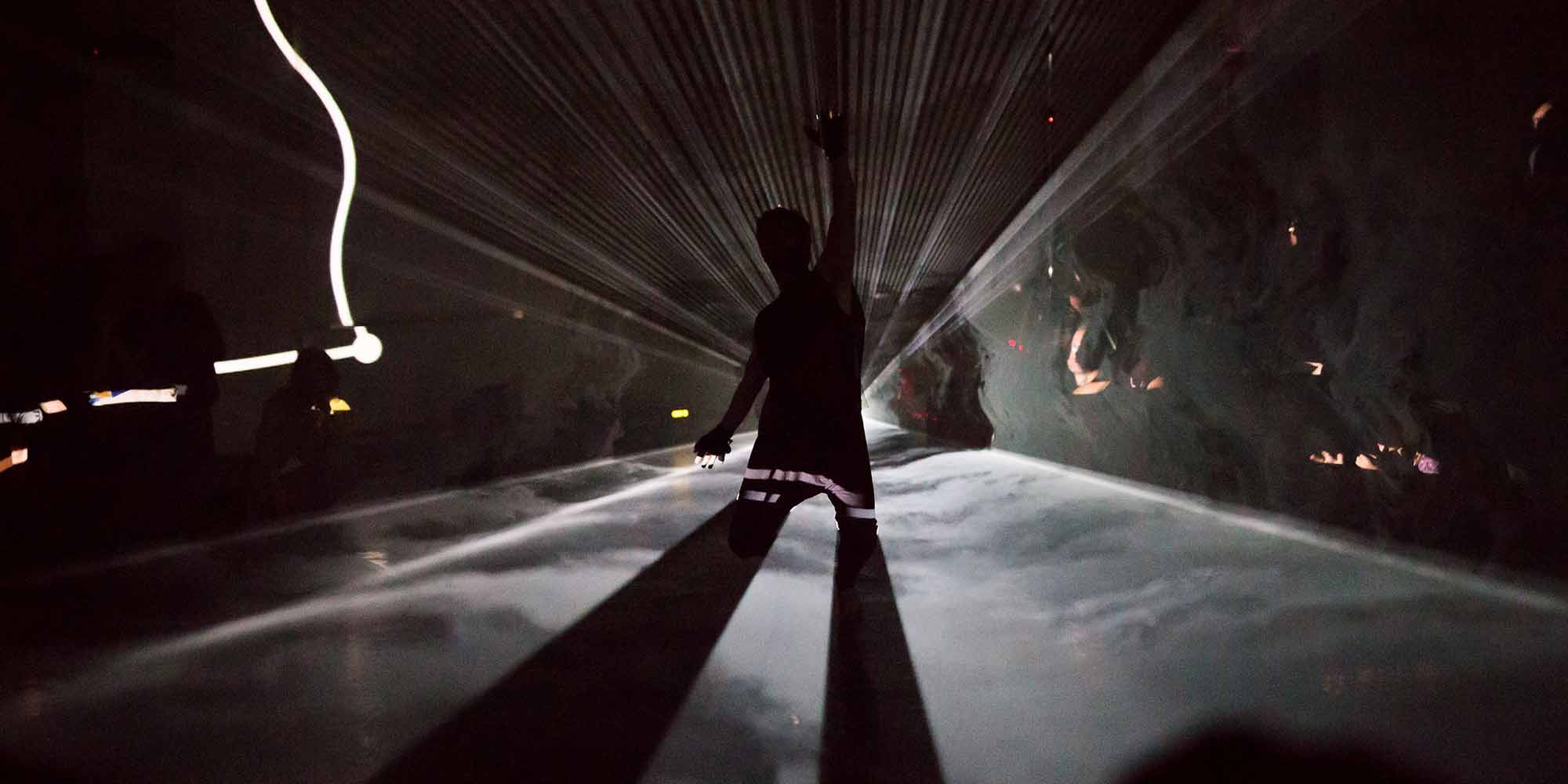 <strong>2017:</strong> "Singularity" combines data, dance, music and architecture in a haptic-digital 360-degree environment.