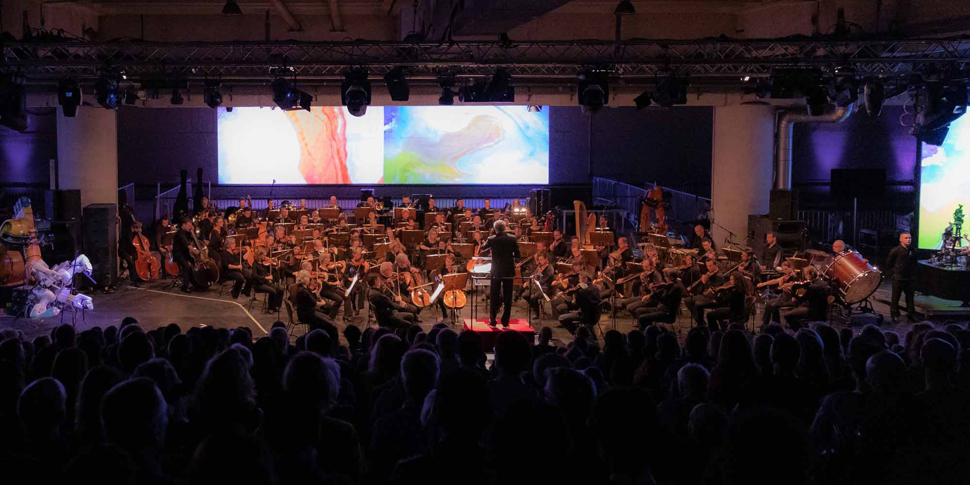 <strong>2019:</strong> „Mahler-Unfinished – Music meets AI“: Mit MuseNet erarbeitet Ali Nikrang das Bratschenthema von Mahlers 10. völlig neu.