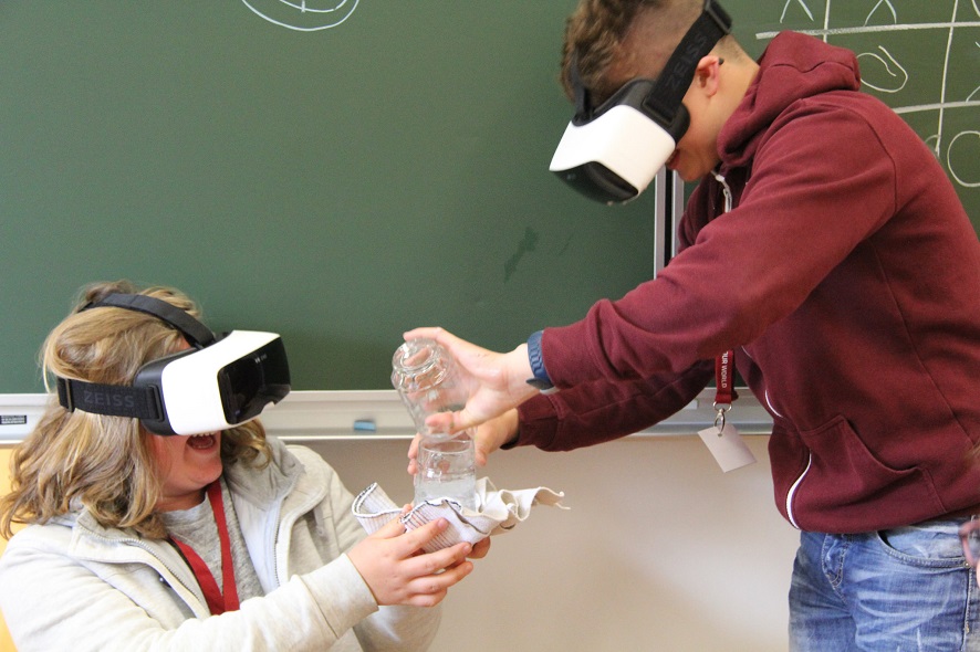 Virtual Reality Glasses Game Festival 2016