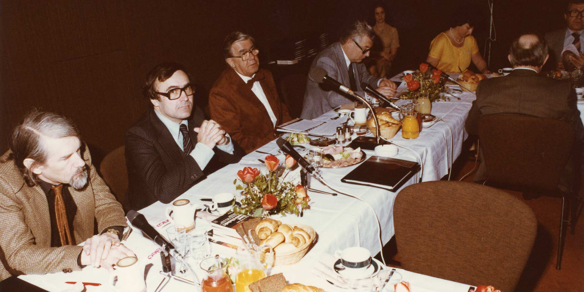 1979: Herbert W Franke, Hannes Leopoldseder und Franz Hillinger bei der kurz vor der Eröffnung der Klangwolke