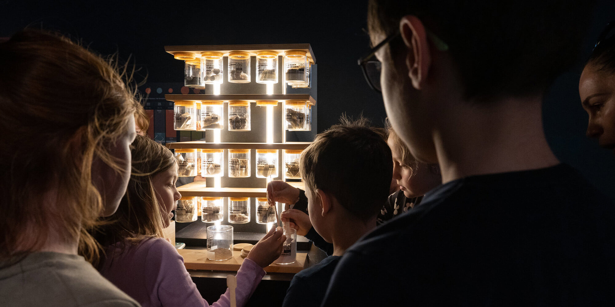 Learning with and about Technology – Digital Literacy at the Ars Electronica Center: Climate and environment