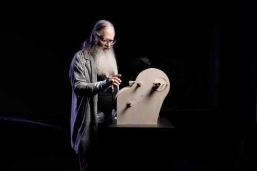 The Instrument That Plays by Itself – New Interpretation