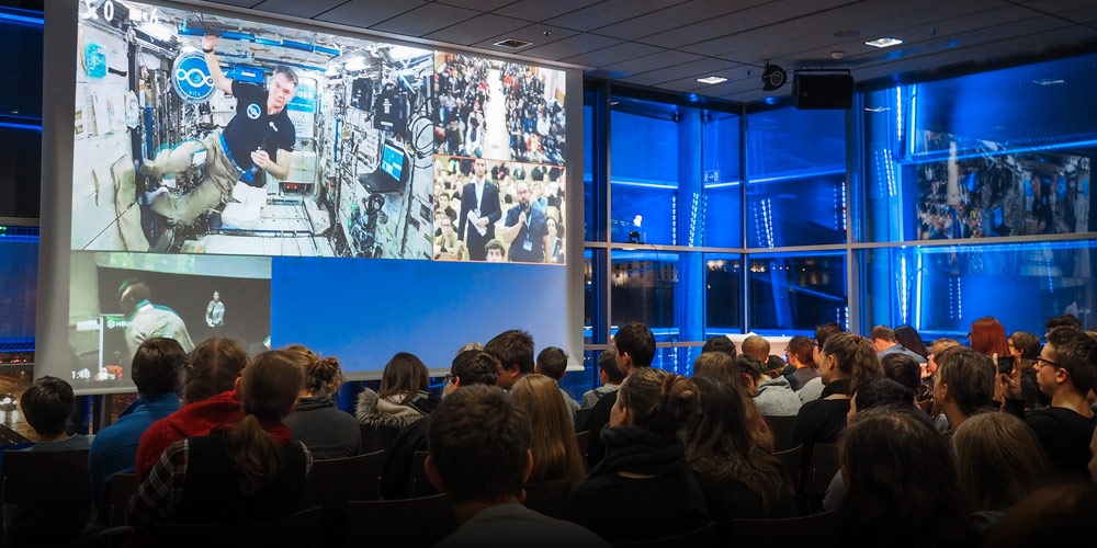 Live call from Ars Electronica Center to ISS