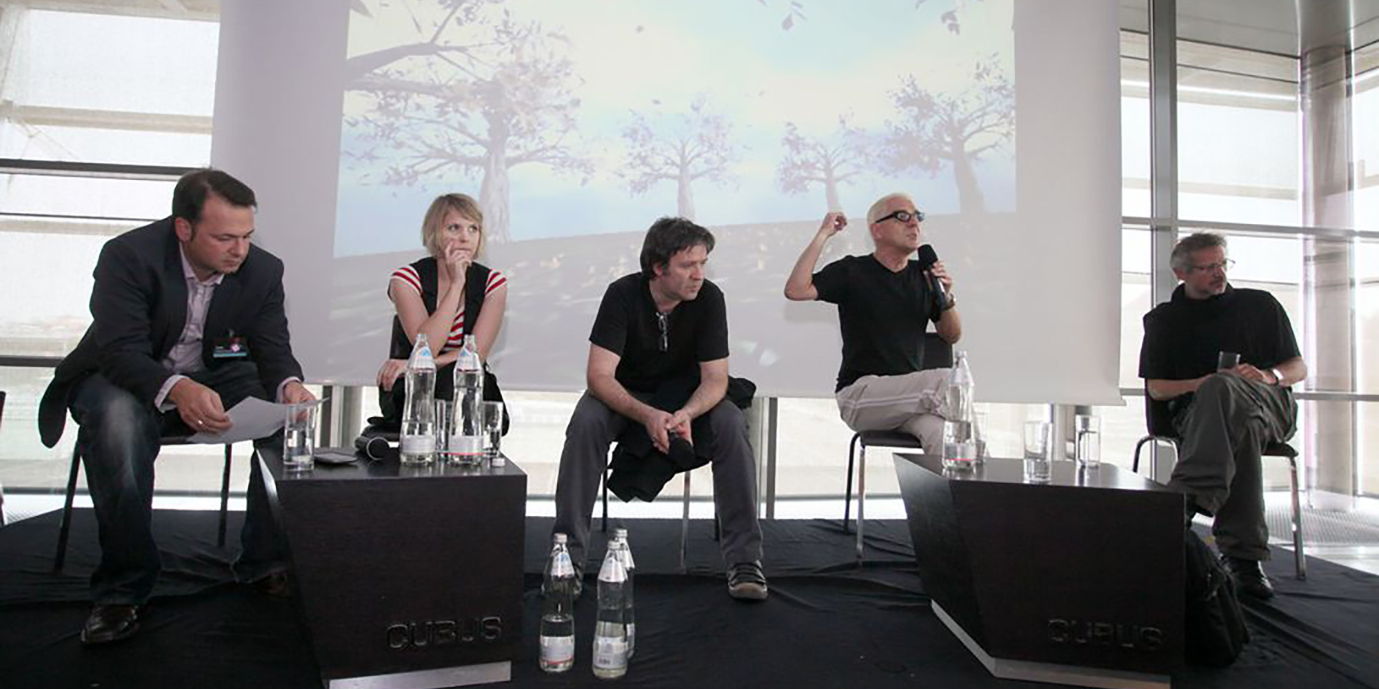 Pixelspaces 2011 – Re-Scripting the Stage: Roland Haring (AT), Martina Mara (AT), Louis-Philippe Demers (CA/SG), Klaus Obermaier (AT) and Johannes Birringer (US/UK) (from left to right).