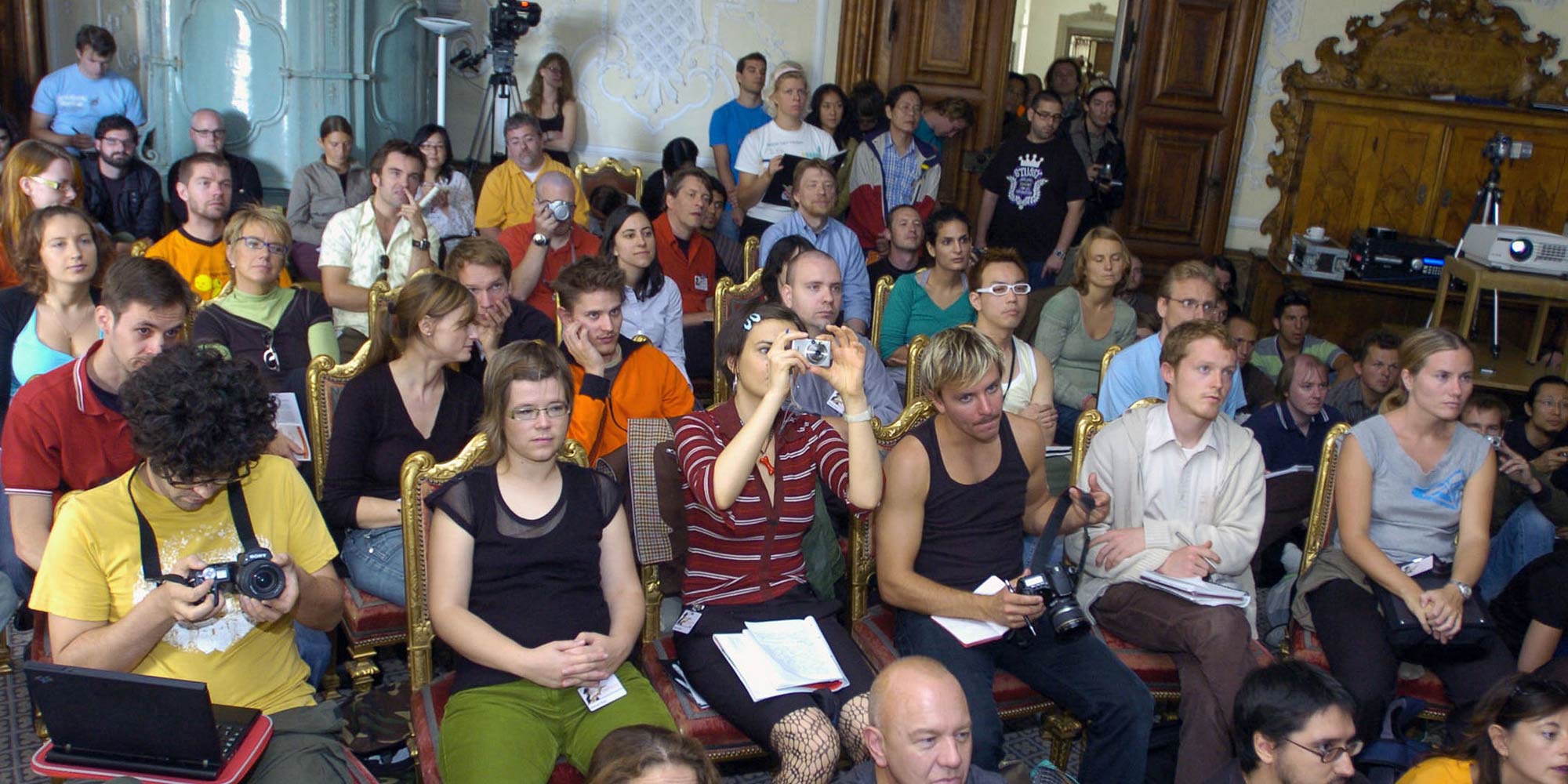 Pixelspaces 2006 – Exkursion in das barocke Stift St. Florian bei Linz mit Meditationen, Lecture-Performances, Installationen, Open-Hardware-Workshops, Führungen durch ein Orgelbauatelier und sogar einer Einführung in die Kunst des Origami.