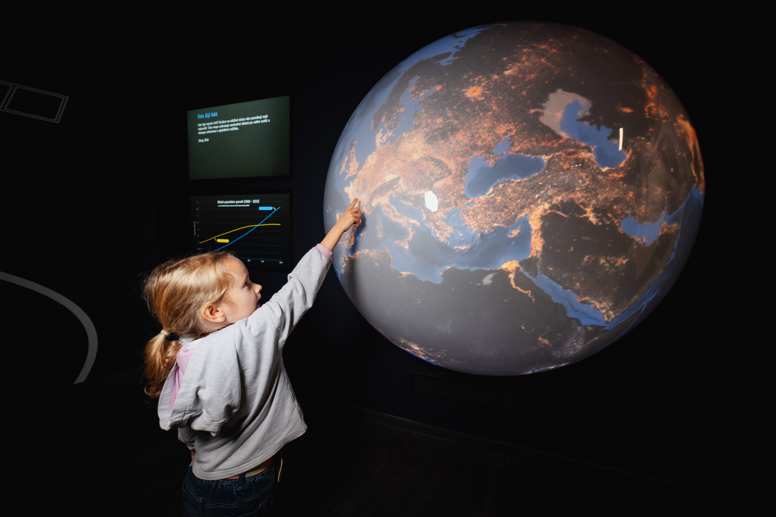 Ars Electronica Solutions realisiert ESA-Ausstellung im Planetarium Prag