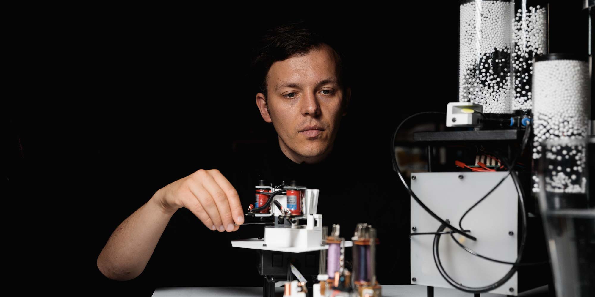 Making Techno with Music Robots / Moritz Simon Geist